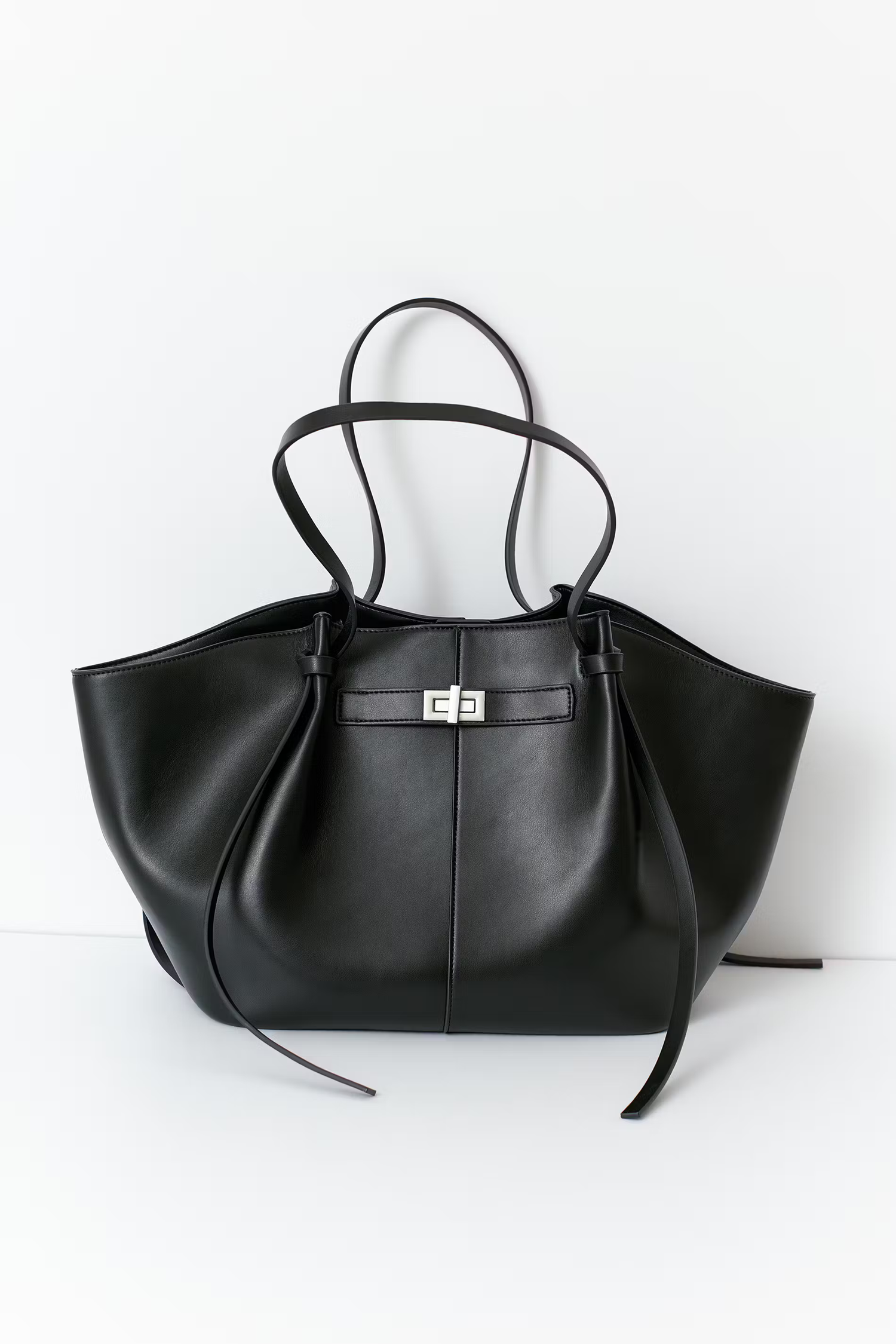 Handväska ”Sarah” från NewLook Paris™